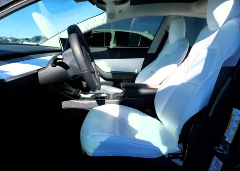 2019 Tesla Model 3 z USA, uszkodzony, nr VIN 5YJ3E1EBXKF450371